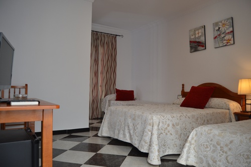 Family room (2 adults + 2 children)