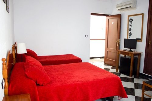 Family room (2 adults + 2 children)